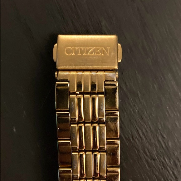 Citizen Quartz Vintage Gold Tone Watch Rectangle Dial w/ diamond at 12 o'clock! - Picture 10 of 13